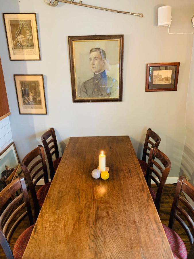 The Swan Inn Midhurst Buitenkant foto