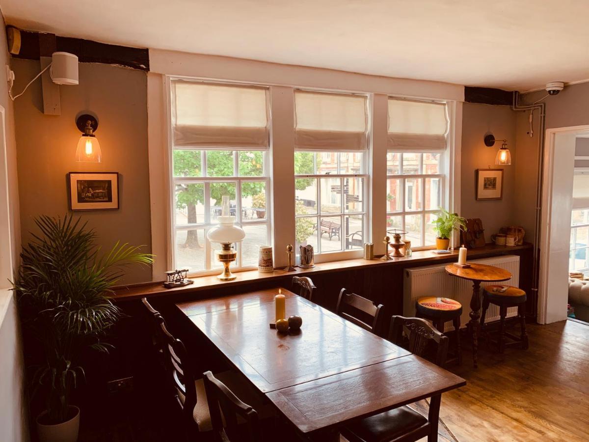 The Swan Inn Midhurst Buitenkant foto