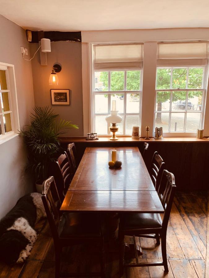 The Swan Inn Midhurst Buitenkant foto