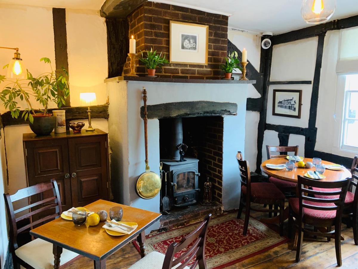 The Swan Inn Midhurst Buitenkant foto