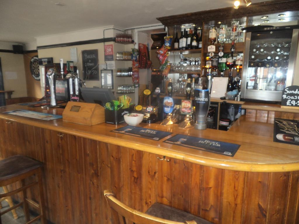 The Swan Inn Midhurst Buitenkant foto
