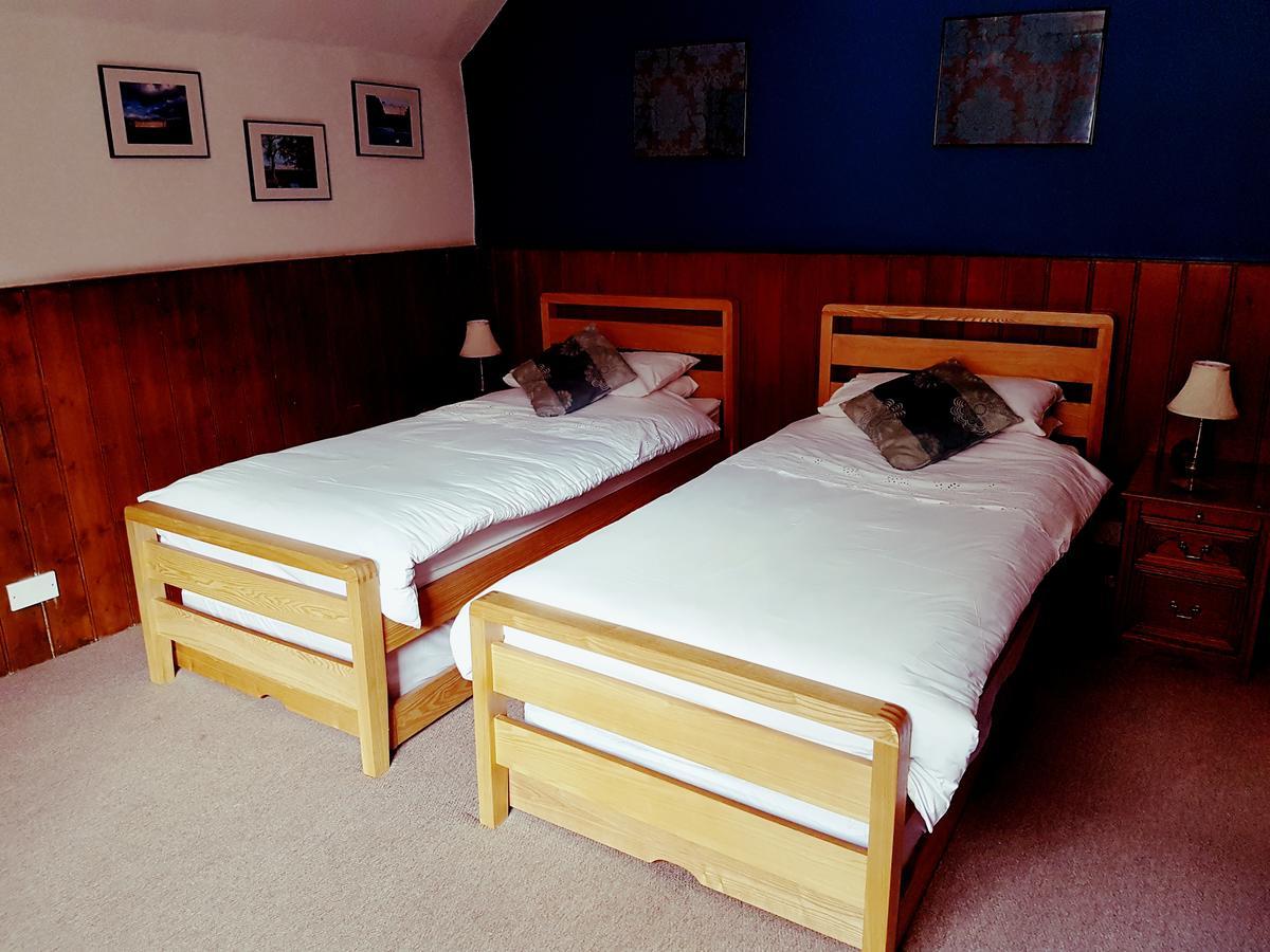 The Swan Inn Midhurst Buitenkant foto