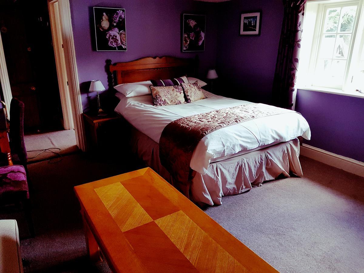 The Swan Inn Midhurst Buitenkant foto